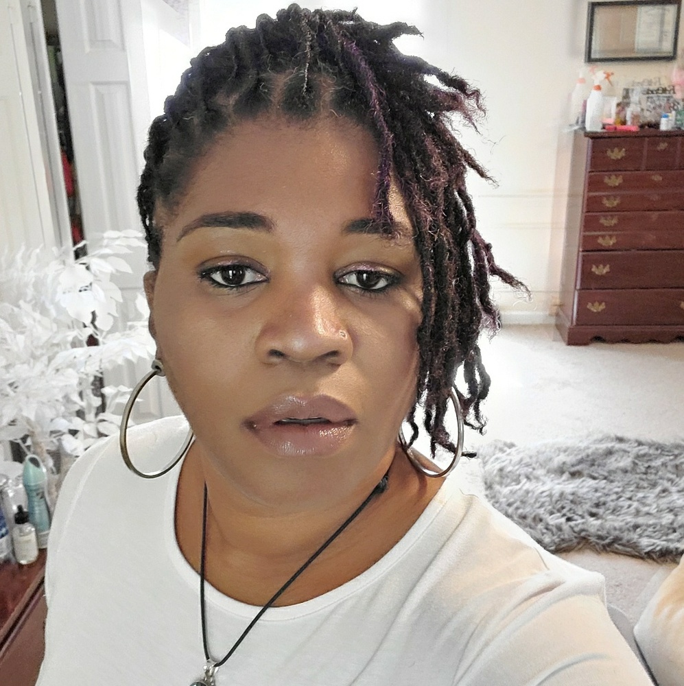 Meet your Posher, Lena